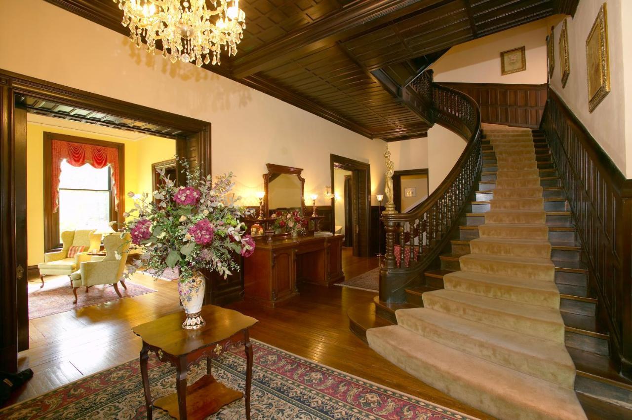 Louisville Bourbon Inn Luaran gambar