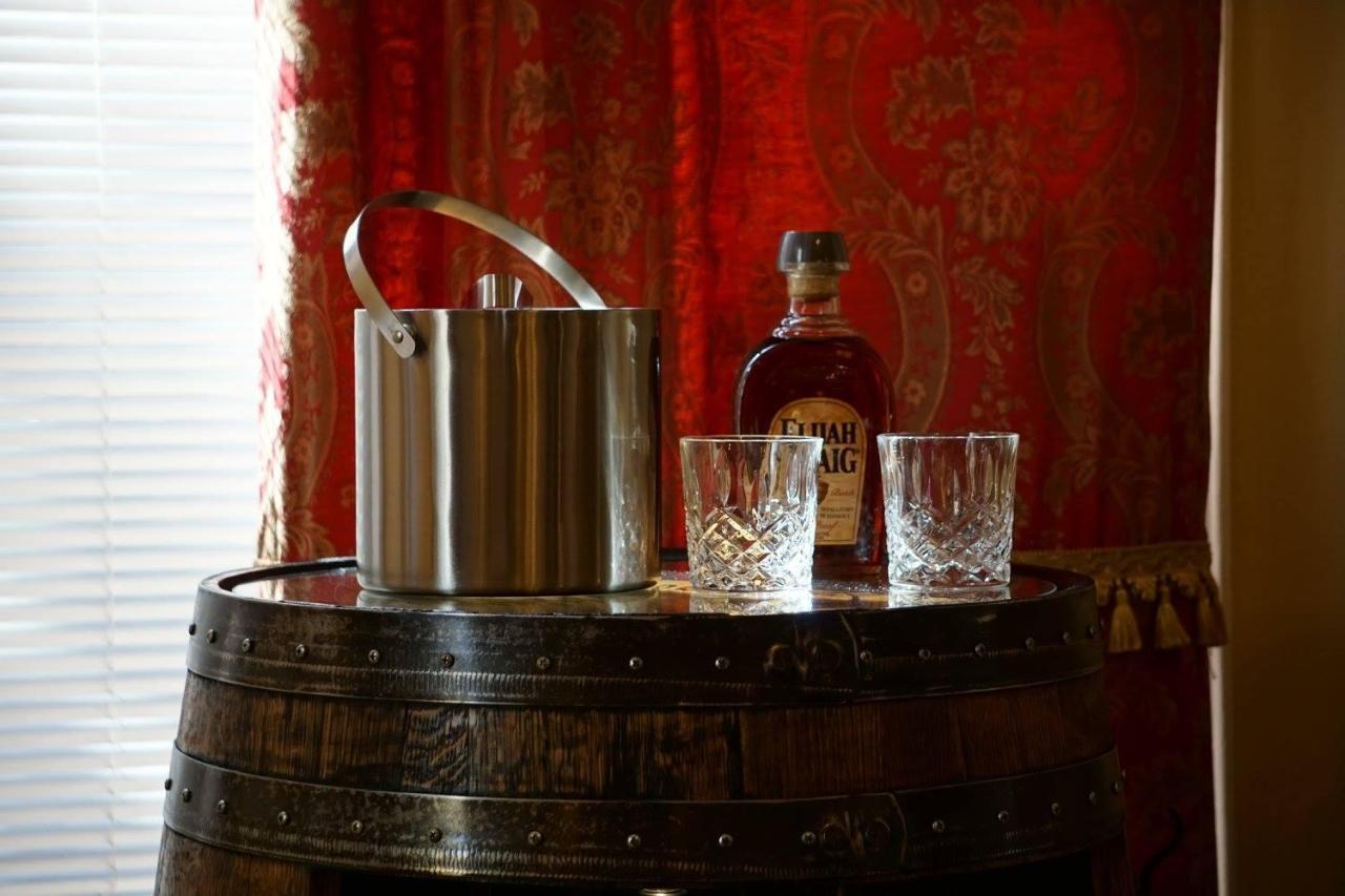 Louisville Bourbon Inn Luaran gambar