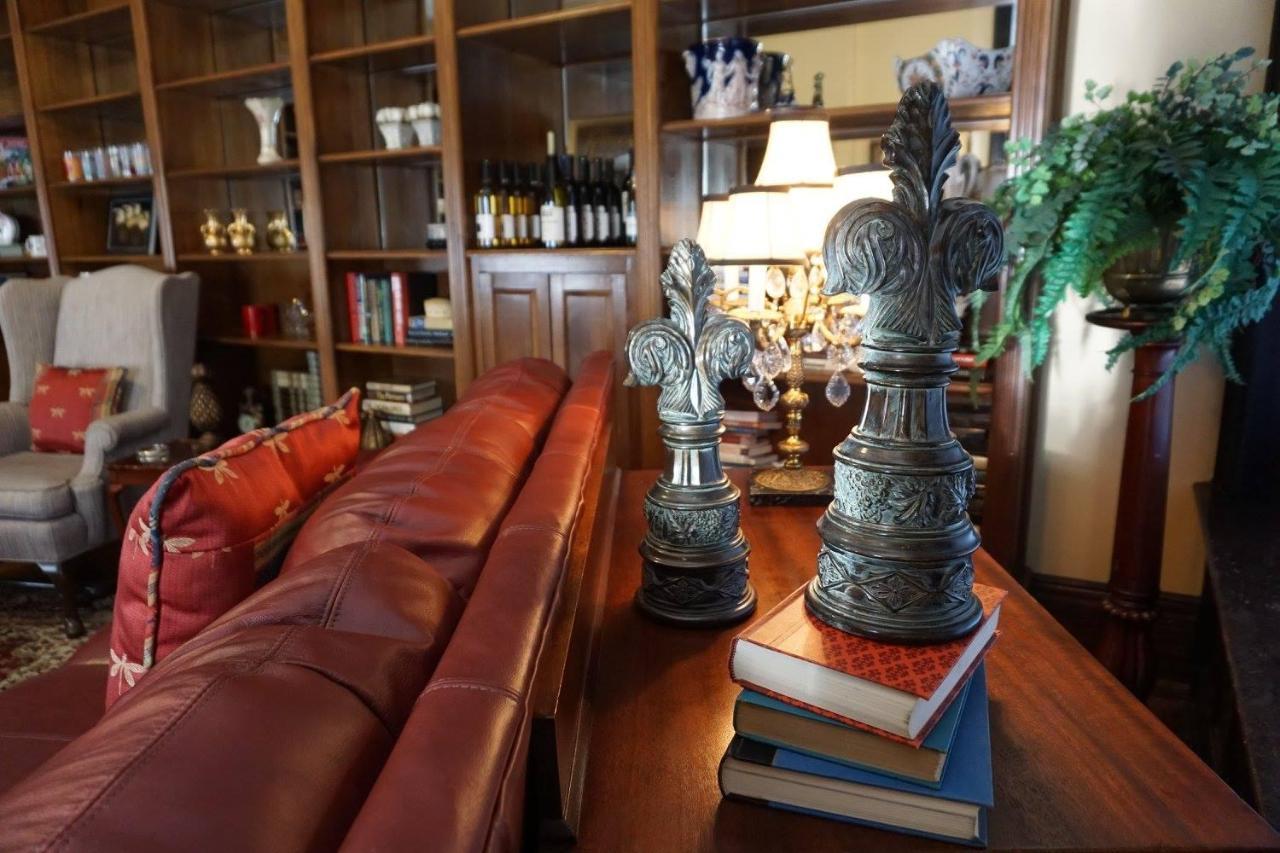 Louisville Bourbon Inn Luaran gambar