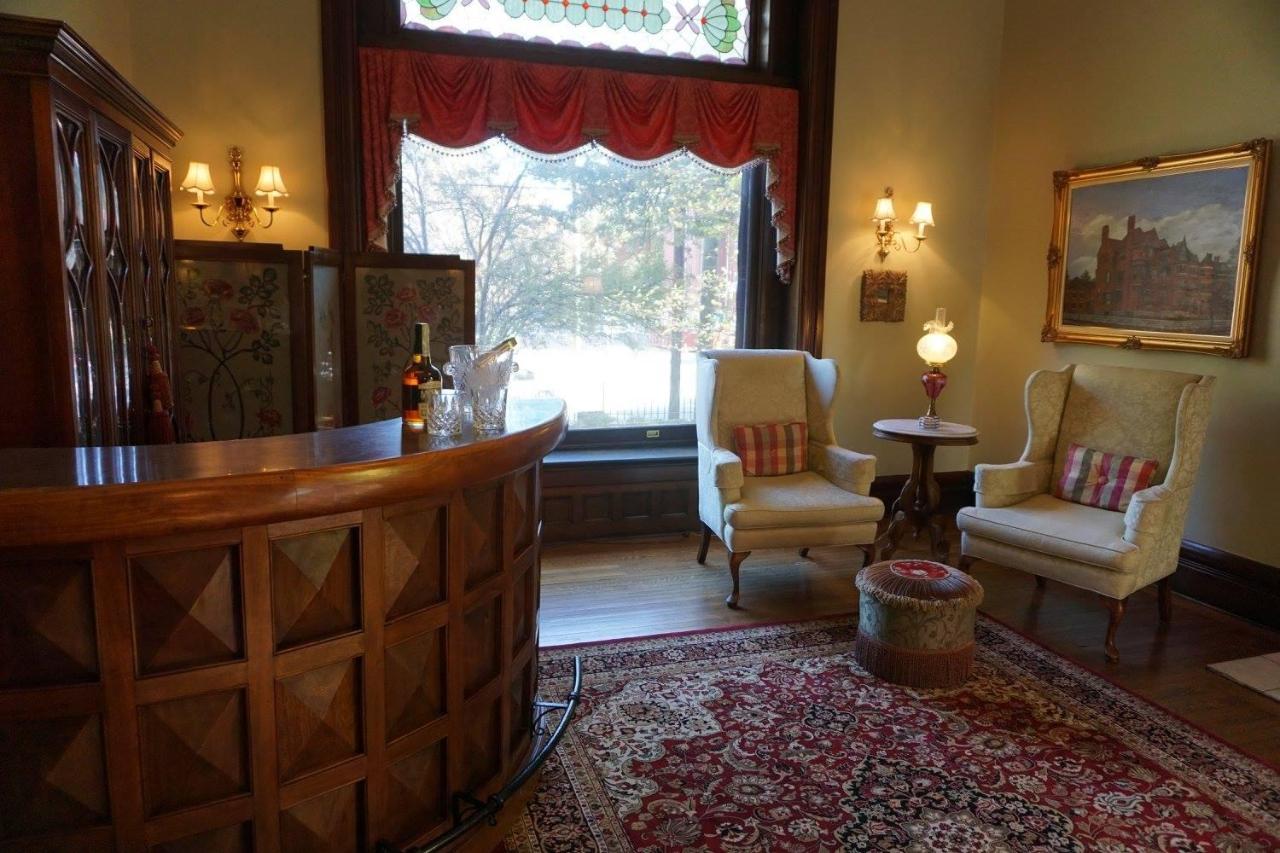 Louisville Bourbon Inn Luaran gambar