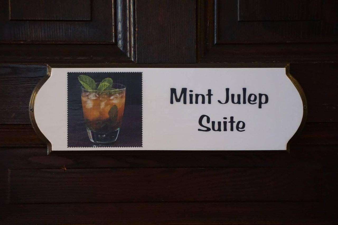 Louisville Bourbon Inn Luaran gambar