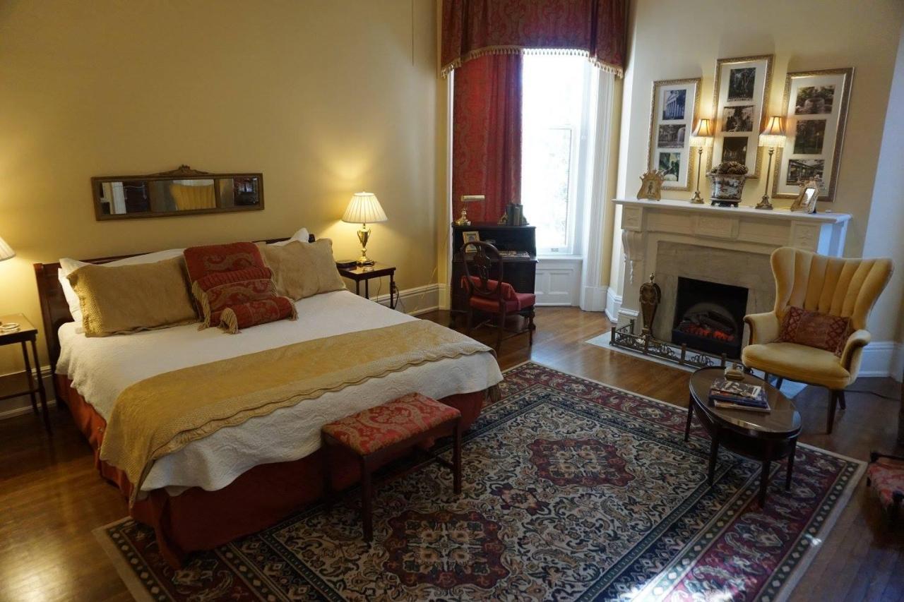 Louisville Bourbon Inn Luaran gambar