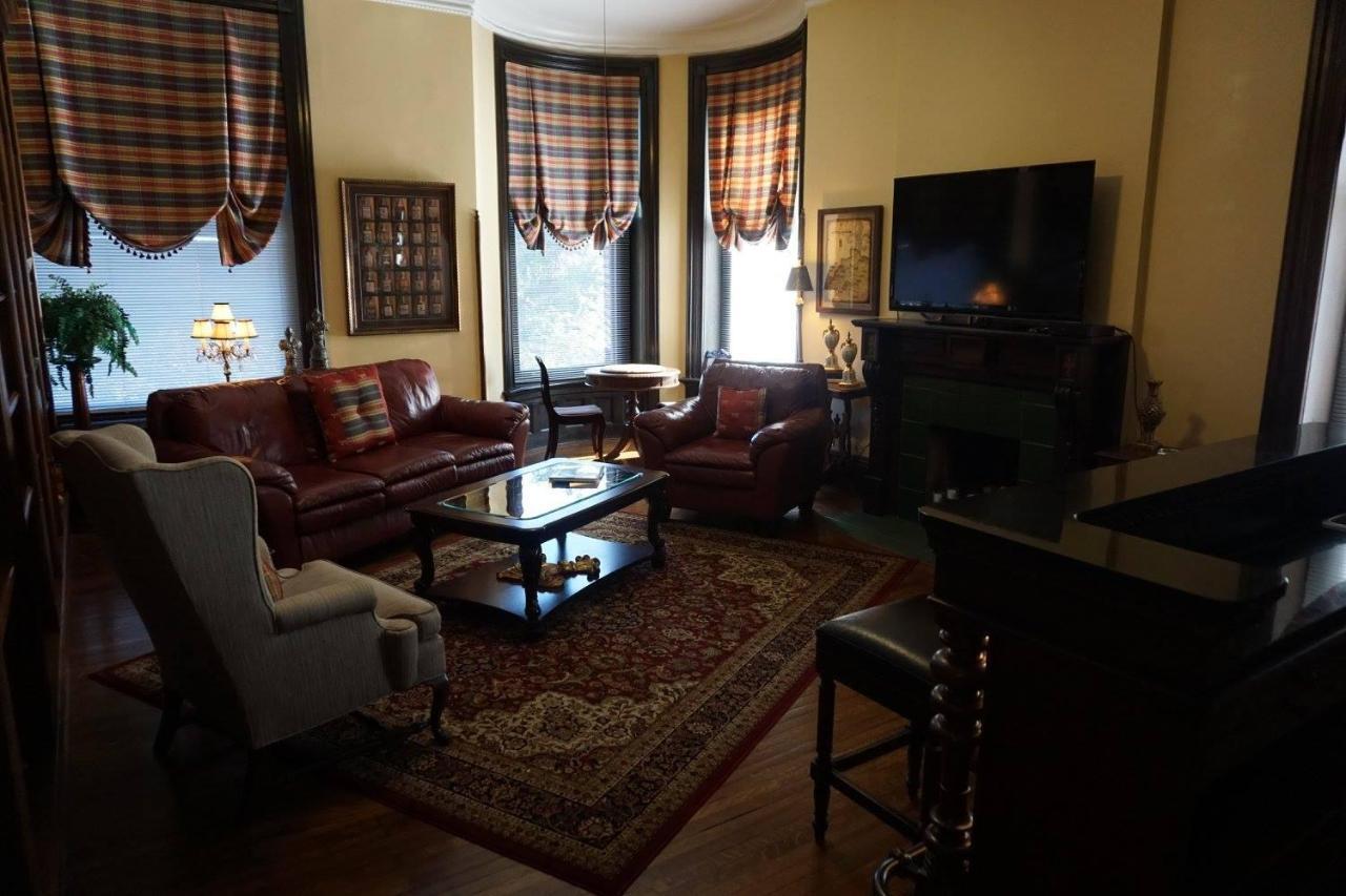 Louisville Bourbon Inn Luaran gambar