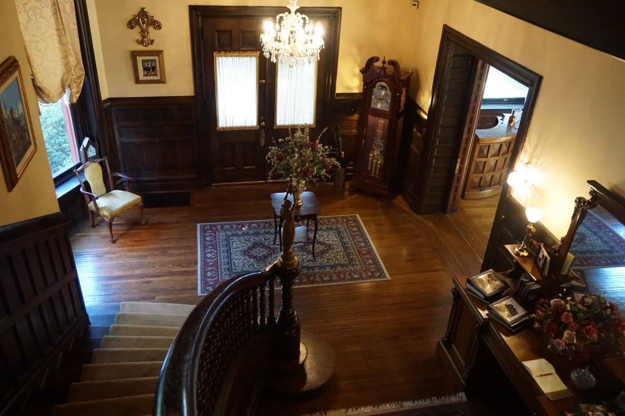 Louisville Bourbon Inn Luaran gambar