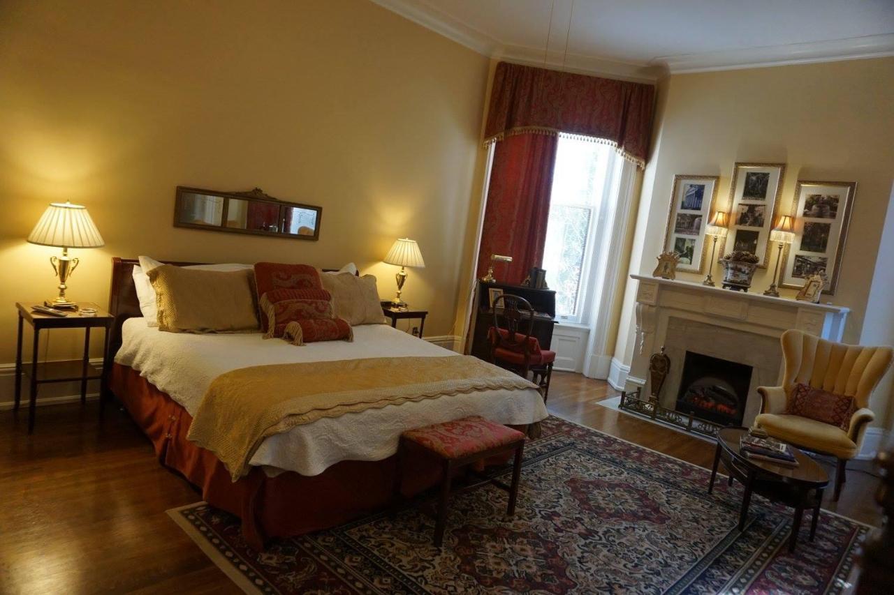 Louisville Bourbon Inn Luaran gambar