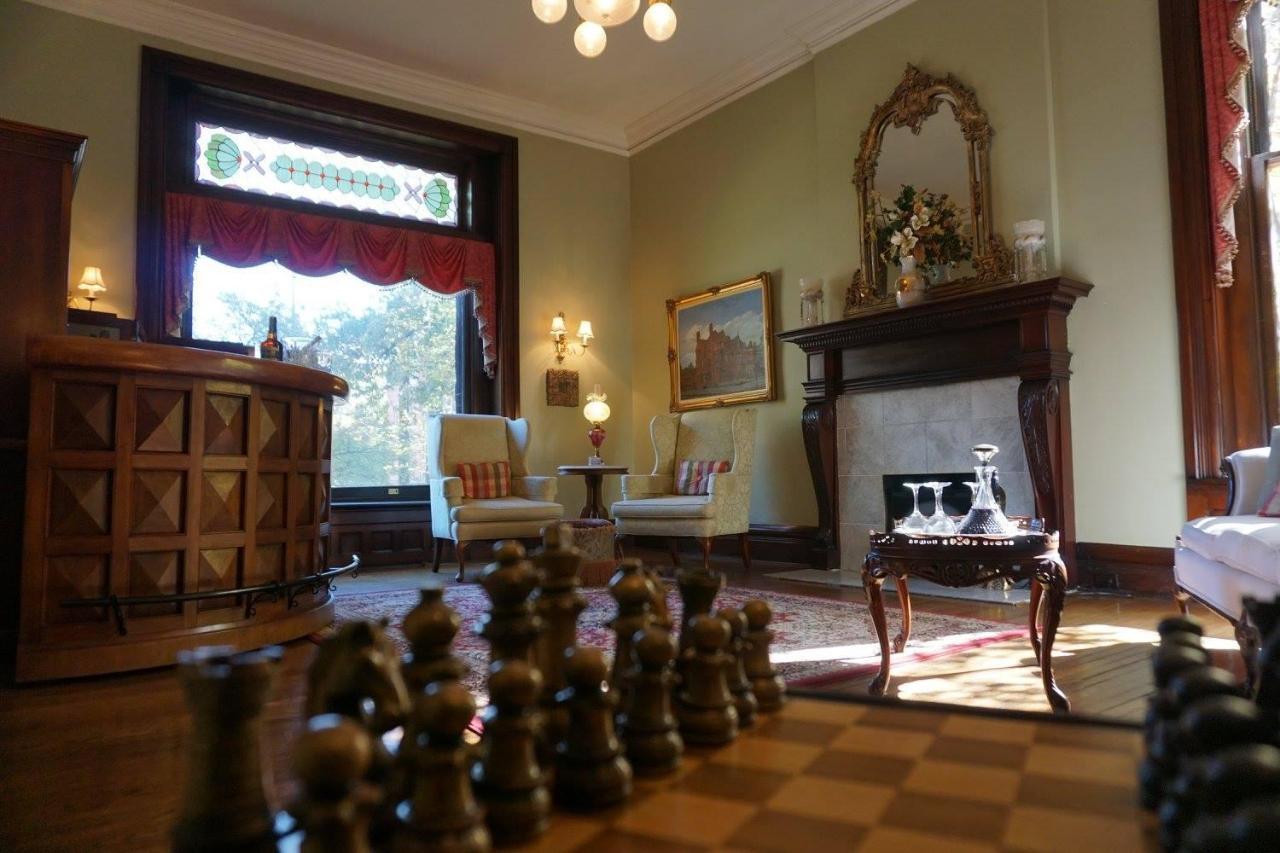 Louisville Bourbon Inn Luaran gambar