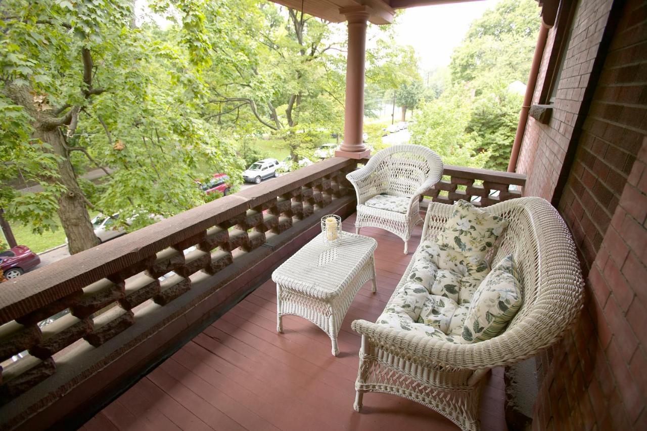 Louisville Bourbon Inn Luaran gambar
